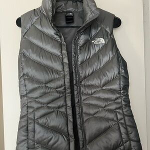 Grey north face vest